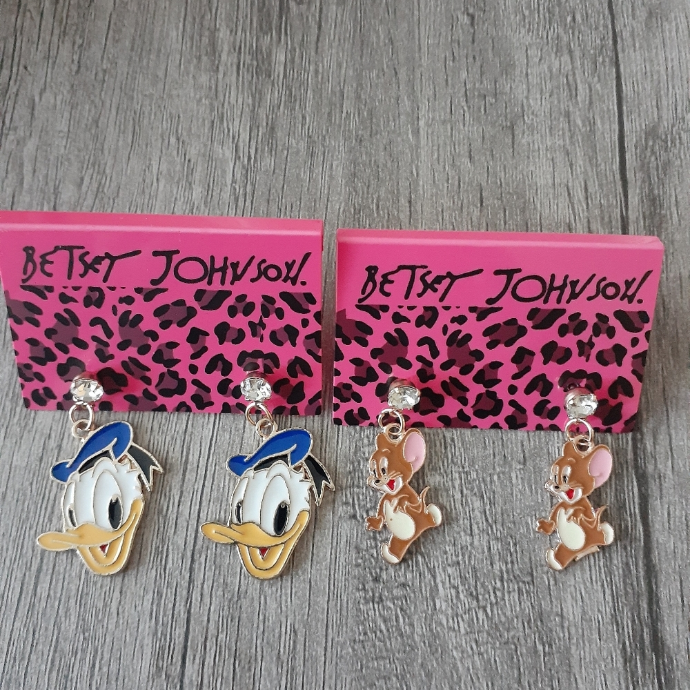BETSEY JOHNSON LOT 2 PACK EARRINGS NEW